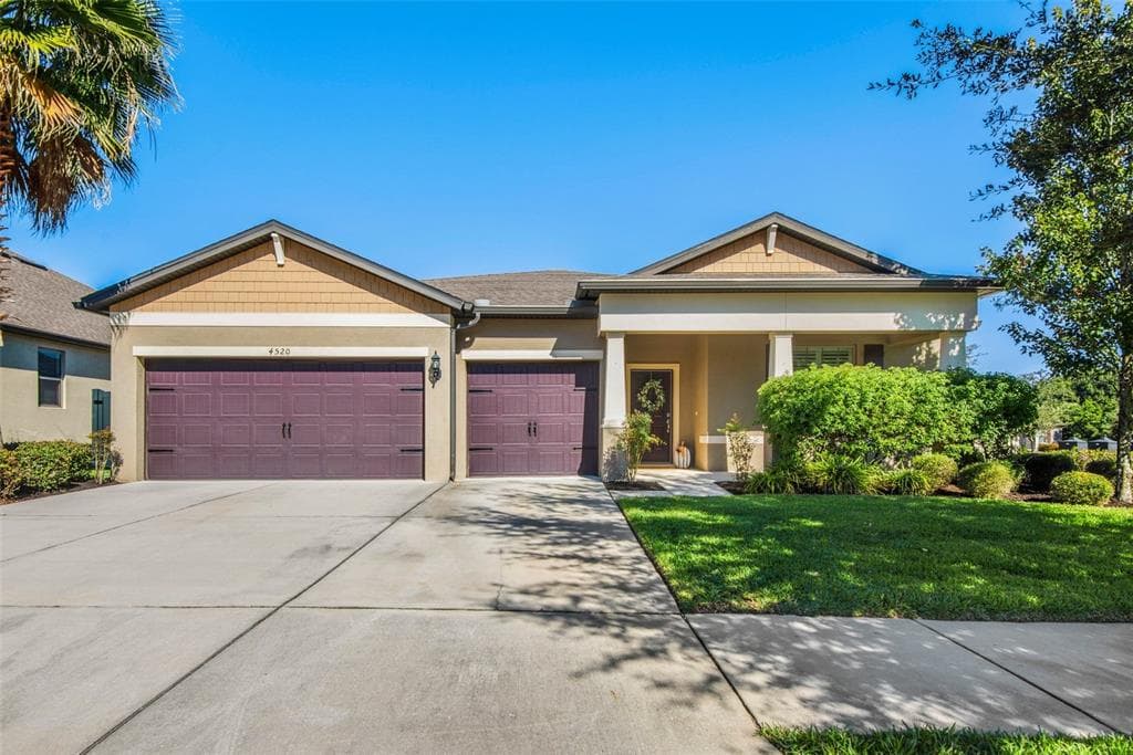 4520 GLASSYROCK DRIVE VALRICO, FL 33594