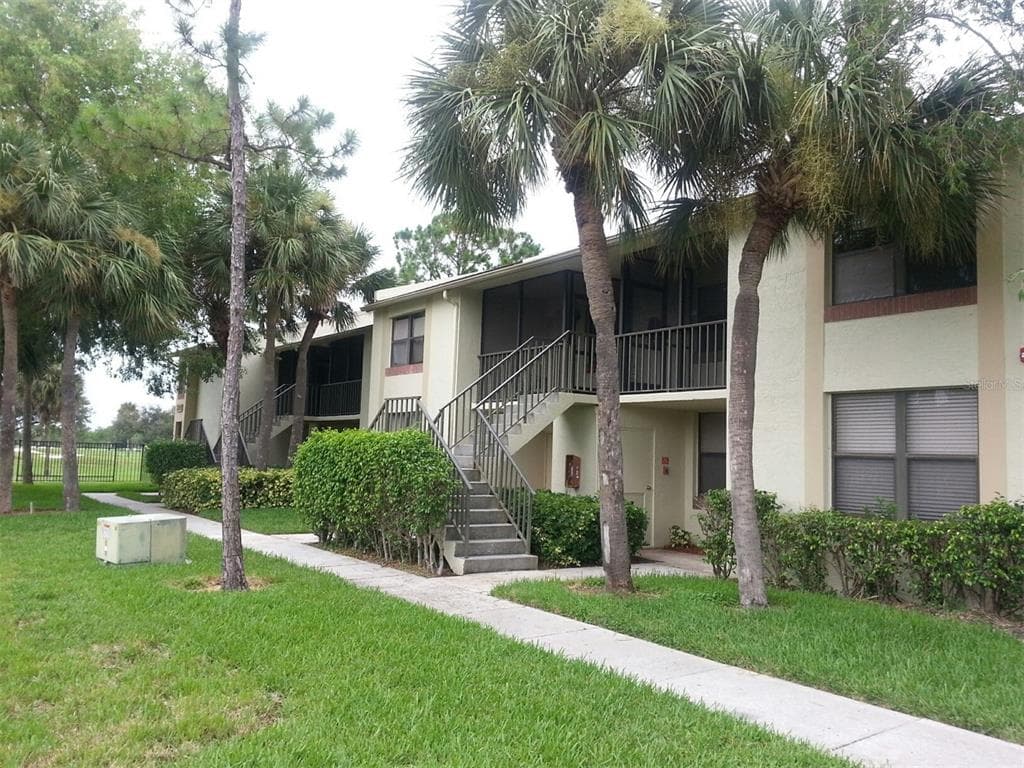 2073 SKIMMER COURT W UNIT 224 CLEARWATER, FL 33762