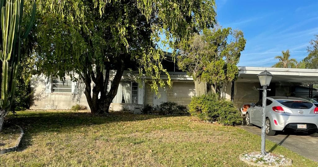 405 FLAMINGO DRIVE