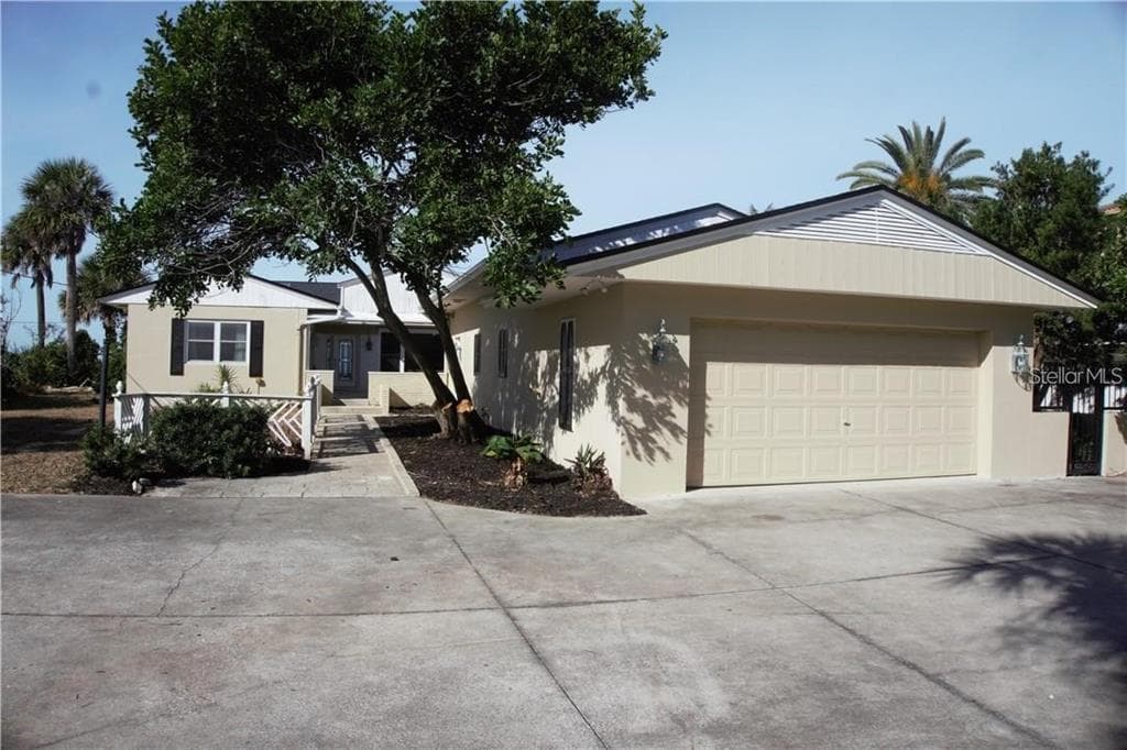 880 GULF BOULEVARD BELLEAIR SHORES, FL 33786