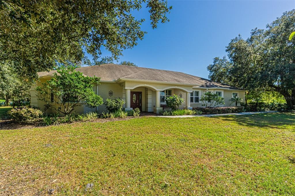 8510 WOODLEAF BOULEVARD WESLEY CHAPEL, FL 33544