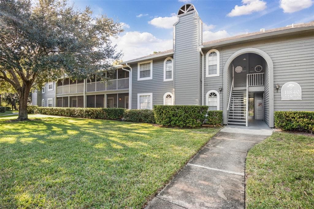 11840 SKYLAKE PLACE UNIT 11840 TEMPLE TERRACE, FL 33617