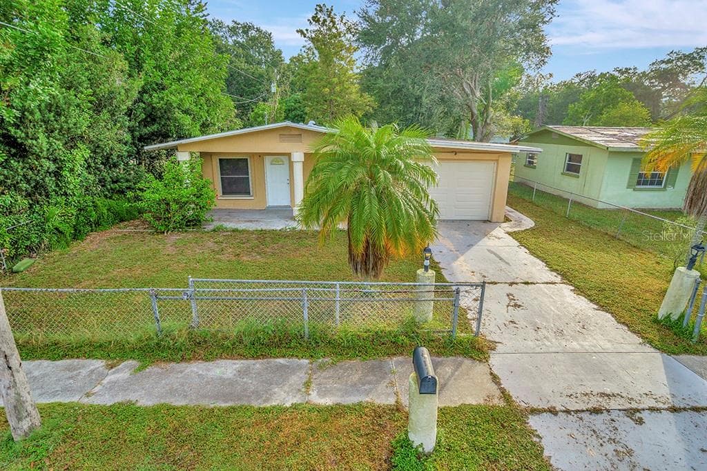 105 NE 20TH STREET BRADENTON, FL 34208
