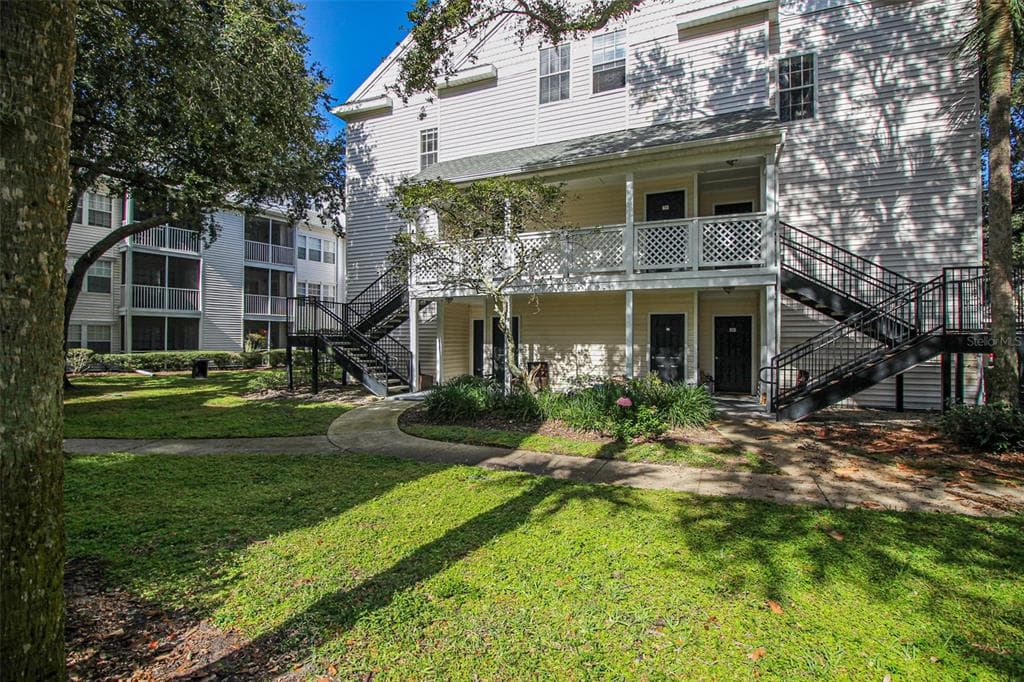 3270 HAVILAND COURT UNIT 302 PALM HARBOR, FL 34684