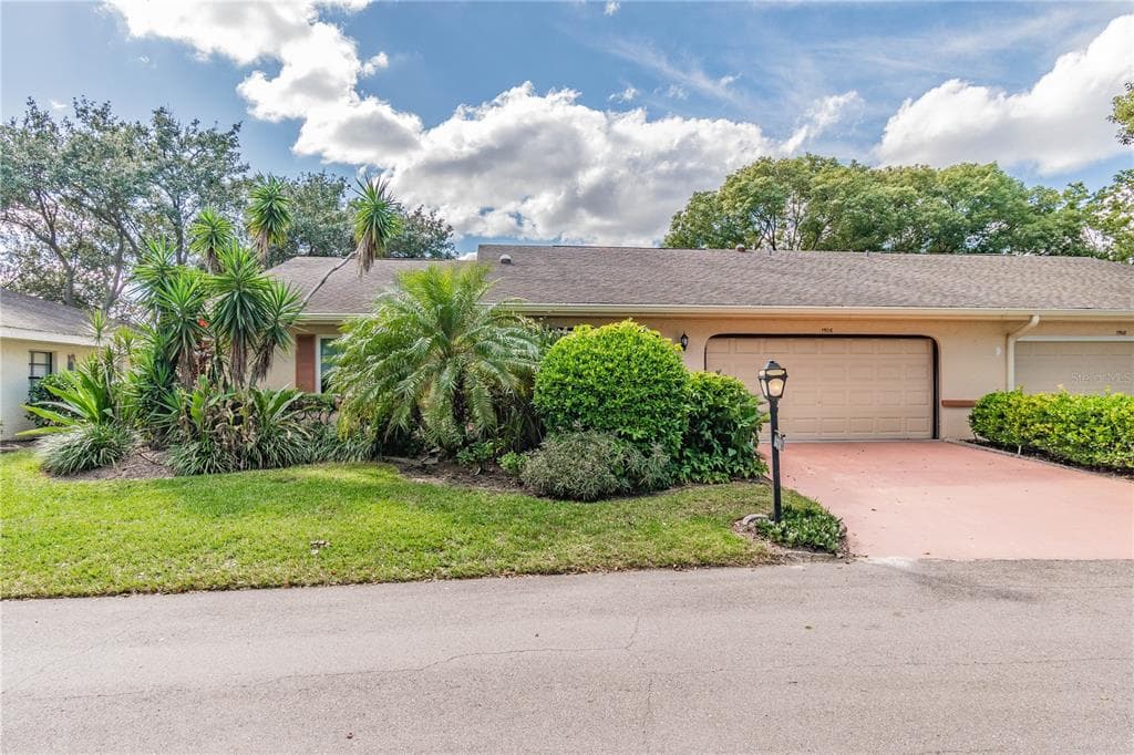 1506 INGRAM DRIVE UNIT 19 SUN CITY CENTER, FL 33573
