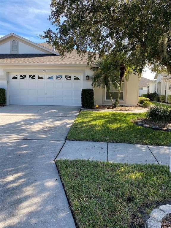 1914 ECHO POND PLACE WESLEY CHAPEL, FL 33543