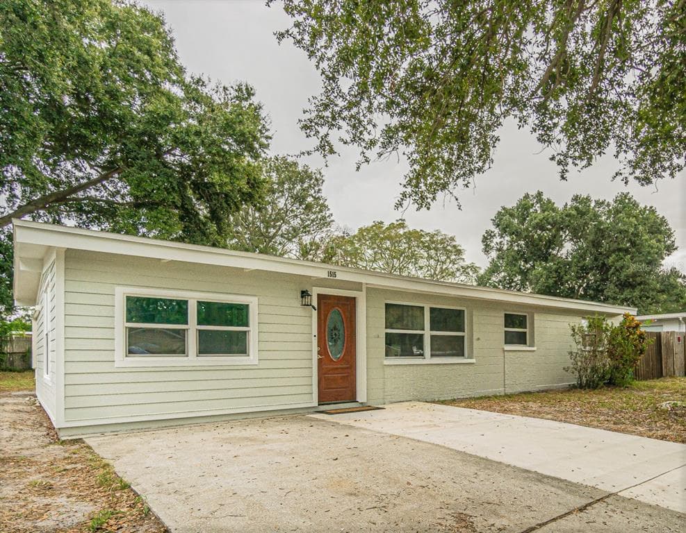 1515 CHANDLER AVENUE CLEARWATER, FL 33755