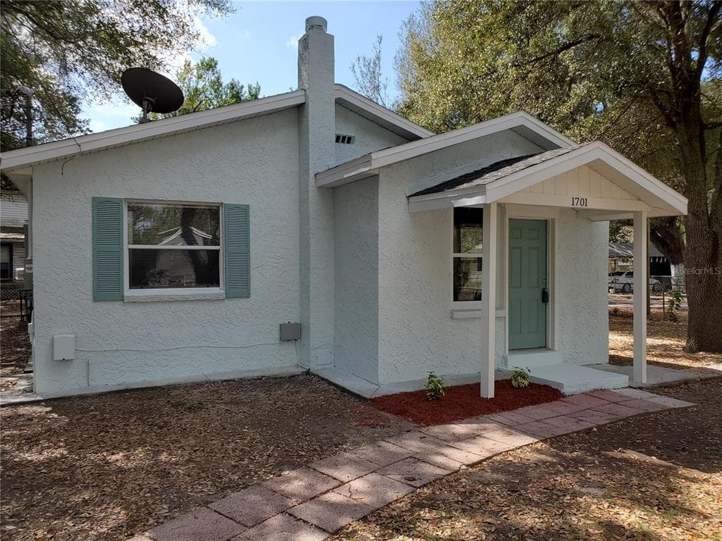 1701 E LOUISIANA AVENUE TAMPA, FL 33610
