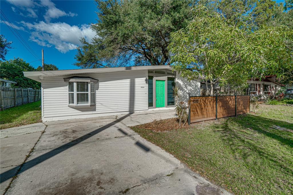 2020 SYLVESTER ROAD LAKELAND, FL 33803