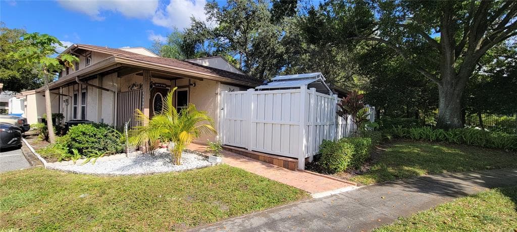 6905 EL CENTRO COURT TAMPA, FL 33634