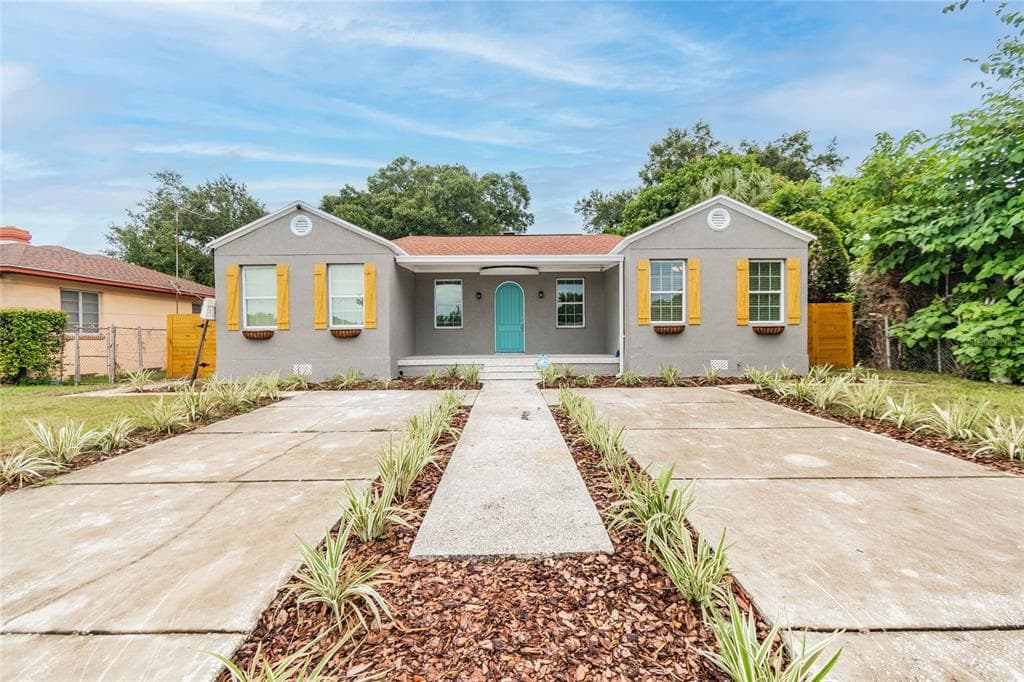 704 E EMILY STREET TAMPA, FL 33603
