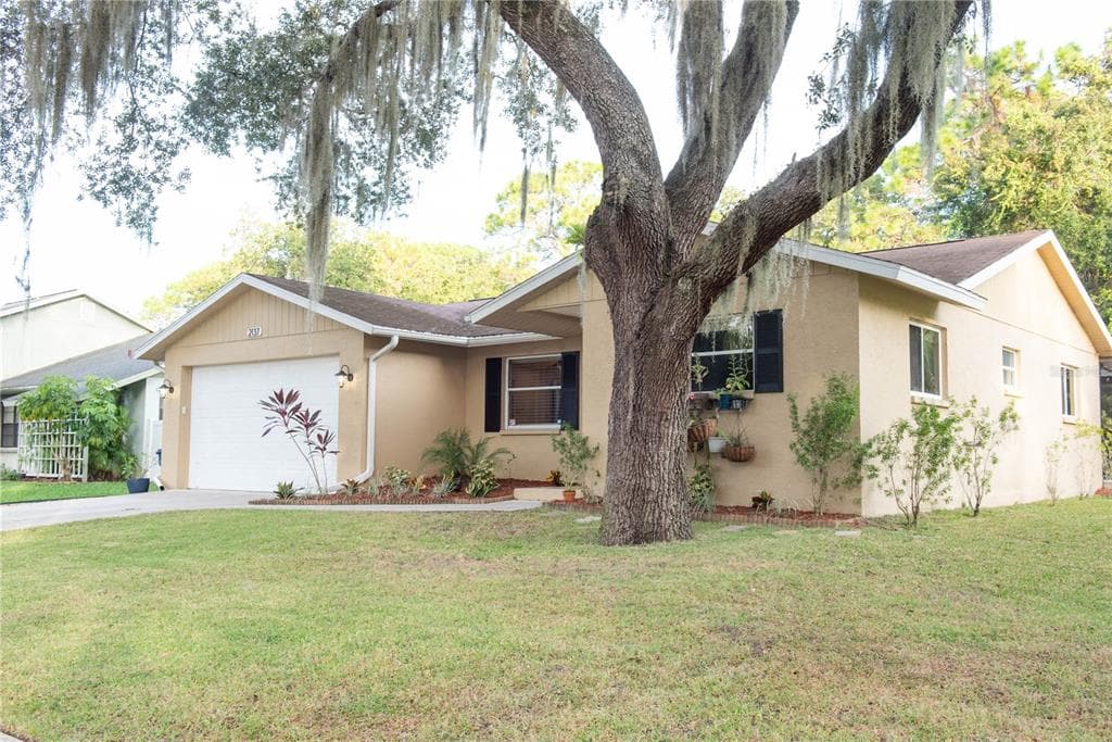 2137 CORK OAK STREET SARASOTA, FL 34232