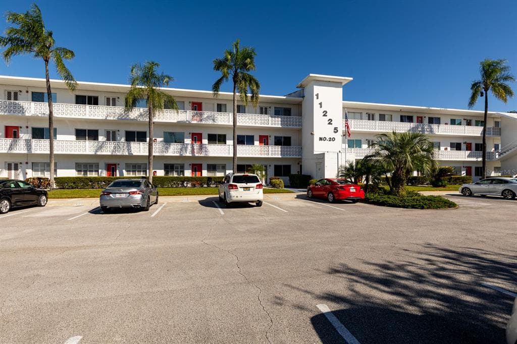 11225 82ND AVENUE UNIT 308 SEMINOLE, FL 33772