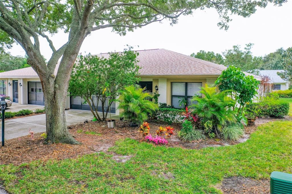 1207 LENHAM COURT UNIT 45 SUN CITY CENTER, FL 33573