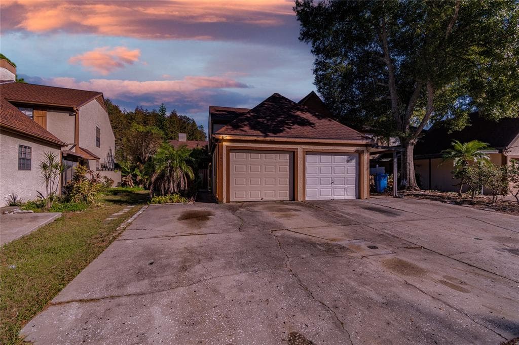 16055 DAWNVIEW DRIVE TAMPA, FL 33624