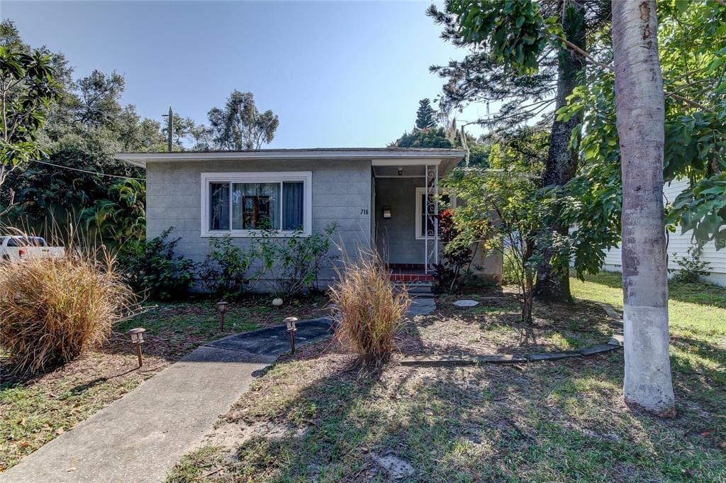 716 38TH AVENUE N ST PETERSBURG, FL 33704