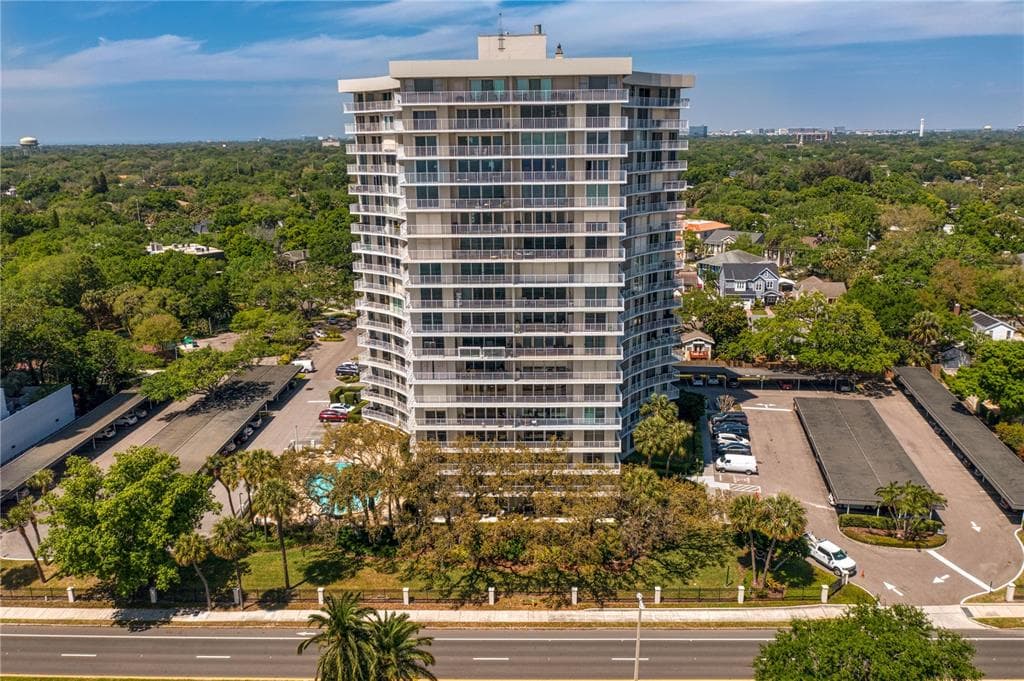 2611 BAYSHORE BOULEVARD UNIT 1804 TAMPA, FL 33629