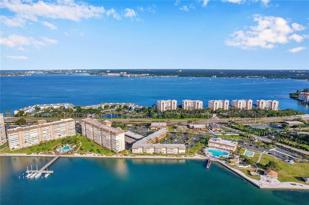 5020 BRITTANY DRIVE S UNIT 315 ST PETERSBURG, FL 33715