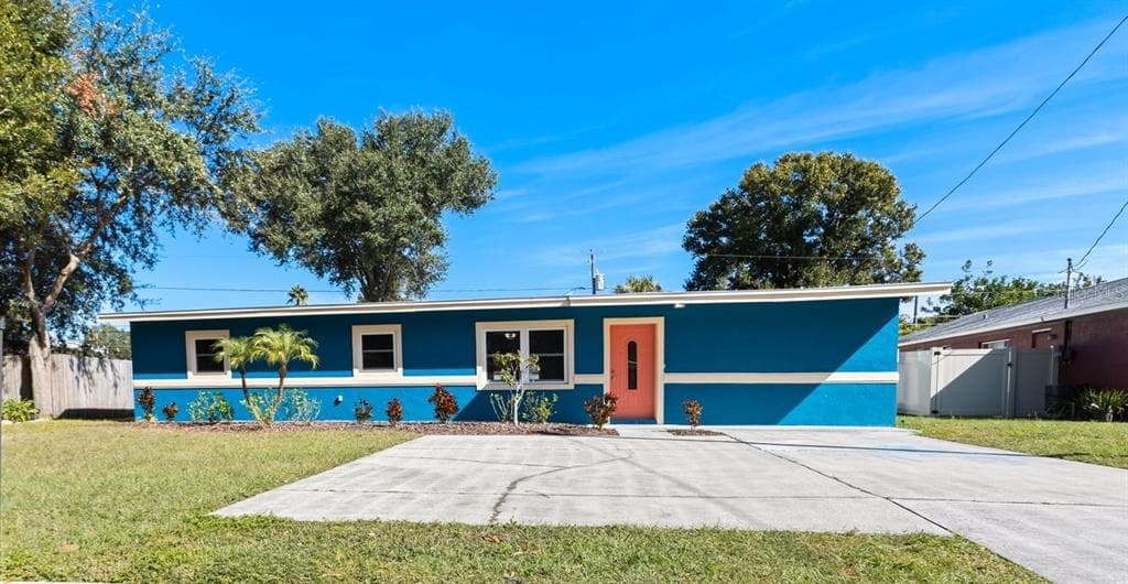 8517 GARDENIA DRIVE SEMINOLE, FL 33777