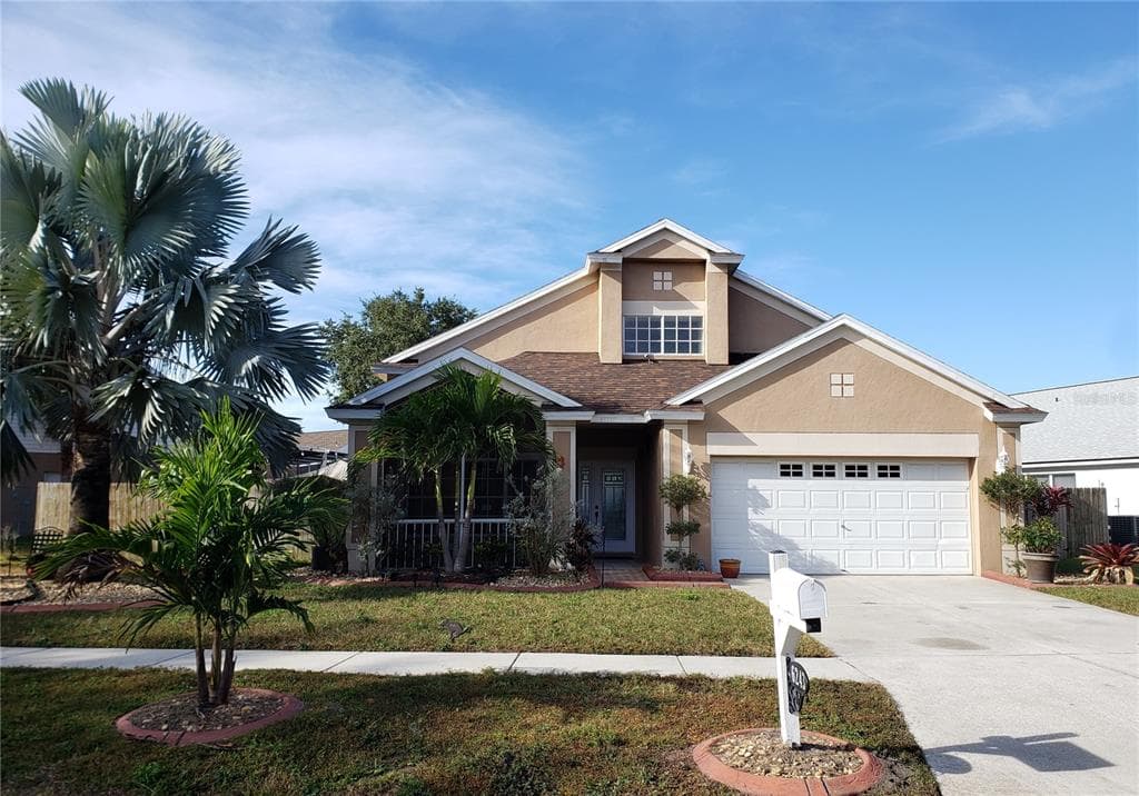 6243 CRICKETHOLLOW DRIVE