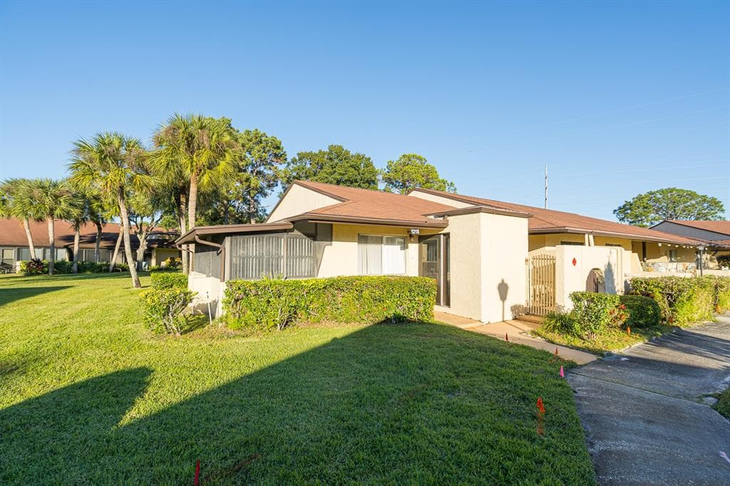 1210 11TH CIRCLE SE UNIT 148 LARGO, FL 33771