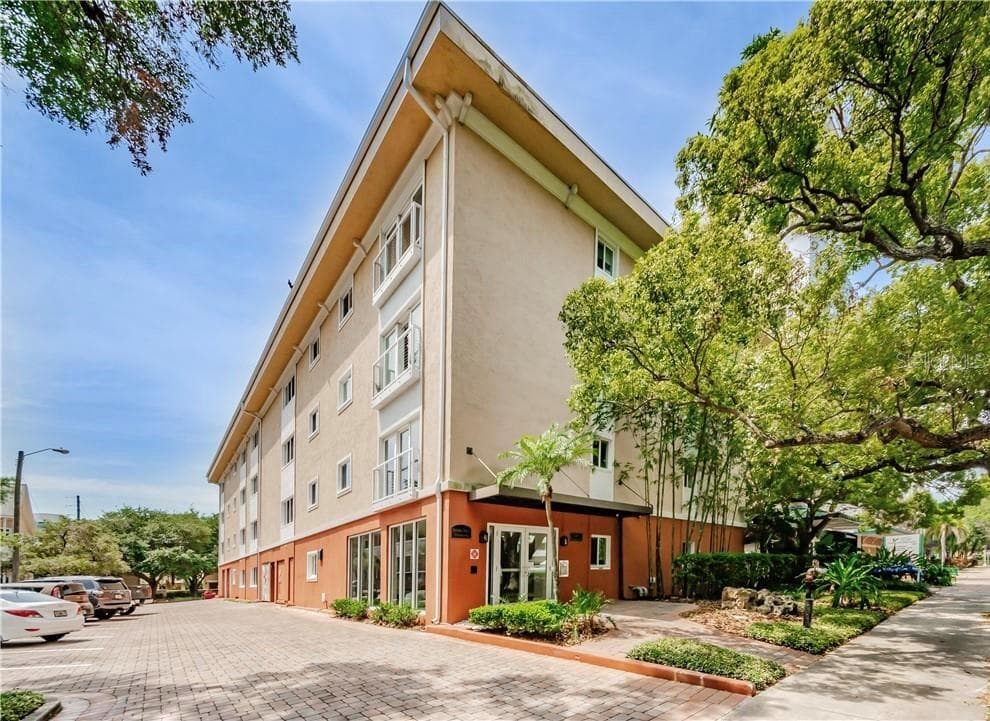 210 5TH AVENUE S UNIT 202