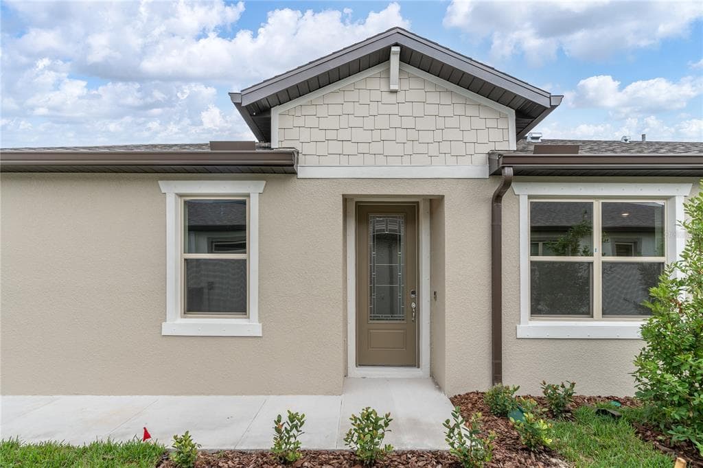 6337 CLIVEDEN COURT APOLLO BEACH, FL 33572