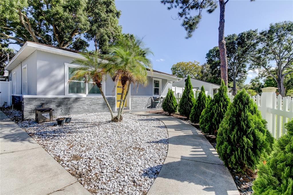 3904 S CHURCH AVENUE TAMPA, FL 33611