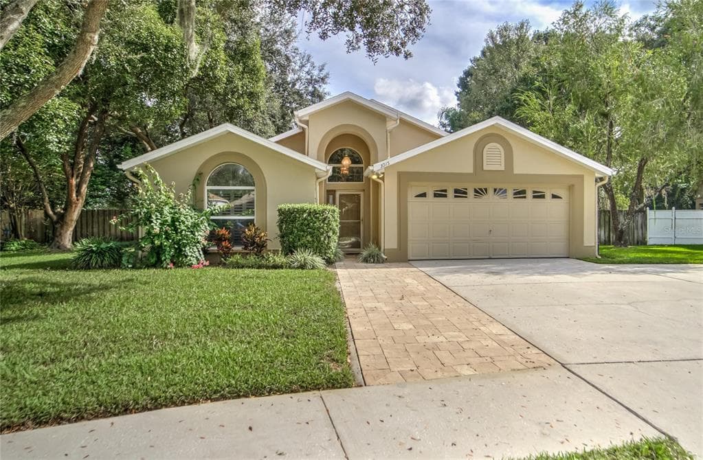 3015 FOLKLORE DRIVE