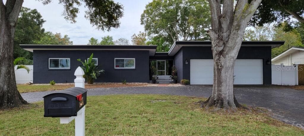 8040 OWL ROAD SEMINOLE, FL 33777