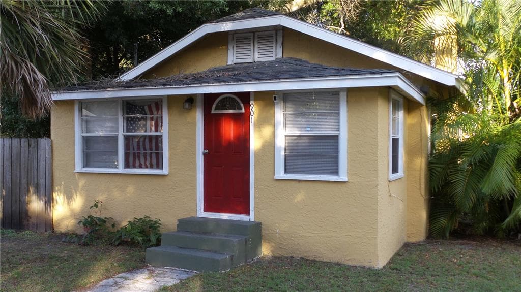 901 VINE AVENUE CLEARWATER, FL 33755