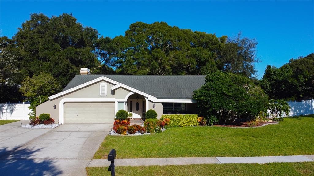 1217 ENISWOOD PARKWAY PALM HARBOR, FL 34683