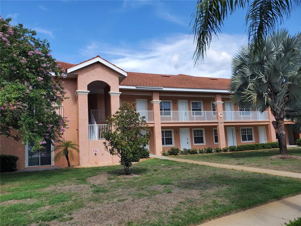 21011 PICASSO COURT UNIT I-104 LAND O LAKES, FL 34637