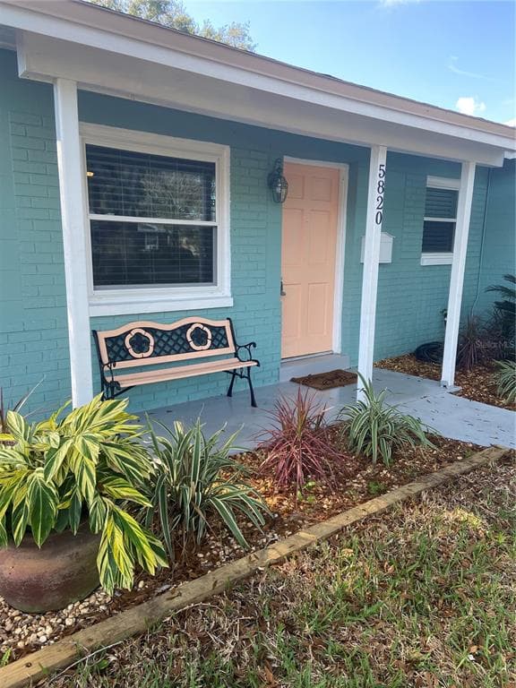 5820 CYPRESS STREET N ST PETERSBURG, FL 33703