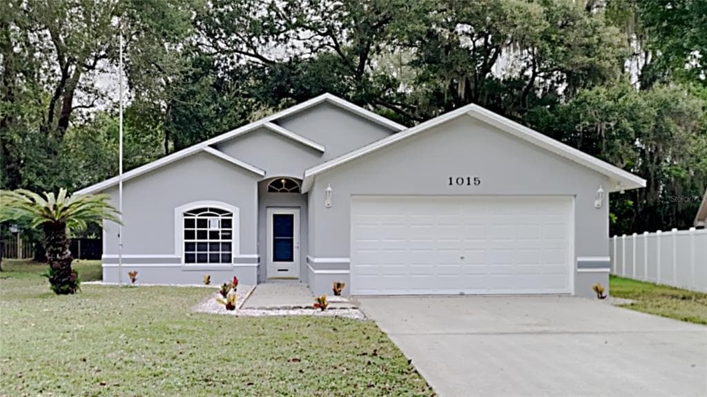 1015 TRANQUIVIEW LANE VALRICO, FL 33594