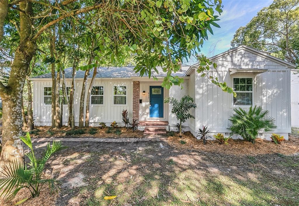 913 CAMELLIA AVENUE WINTER PARK, FL 32789