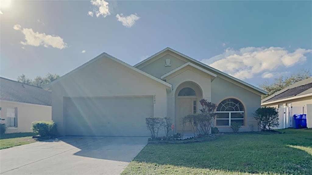 2461 MERRY ROAD TAVARES, FL 32778