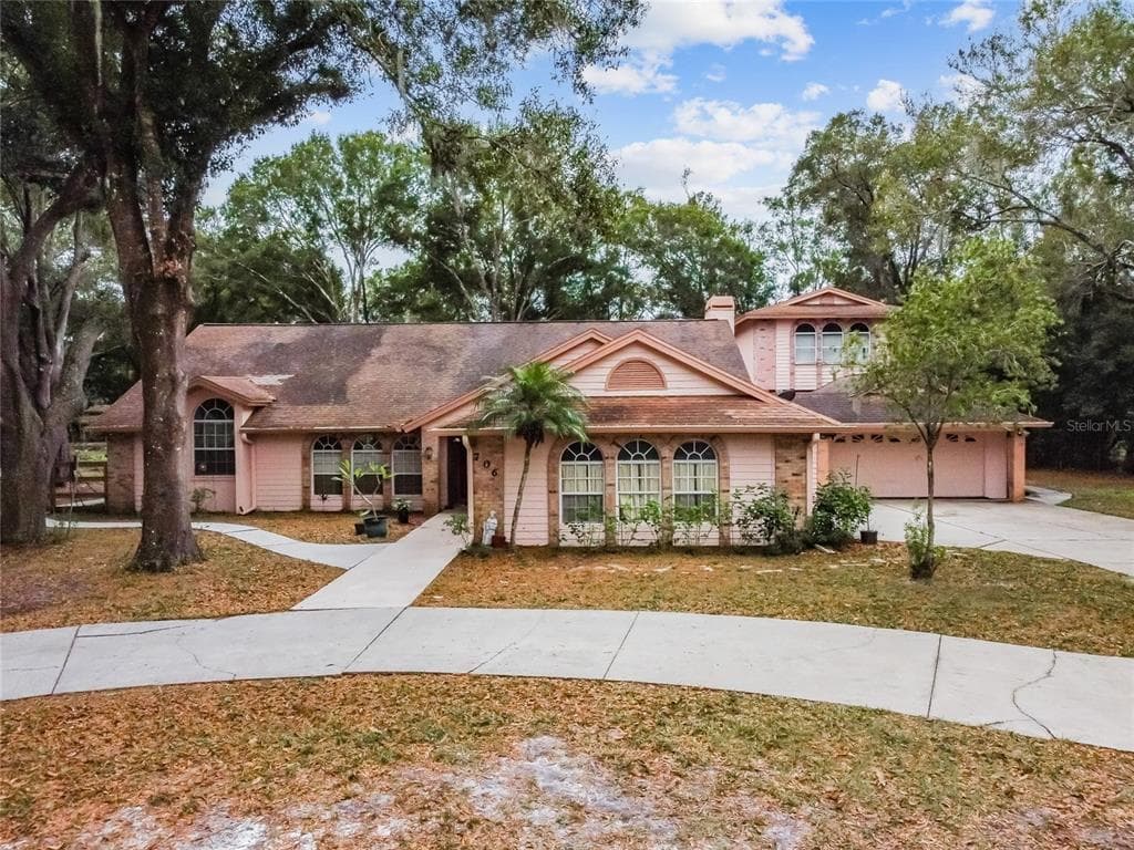 706 CHANCELLAR DRIVE LUTZ, FL 33548
