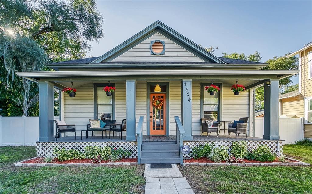 7304 N DIXON AVENUE TAMPA, FL 33604