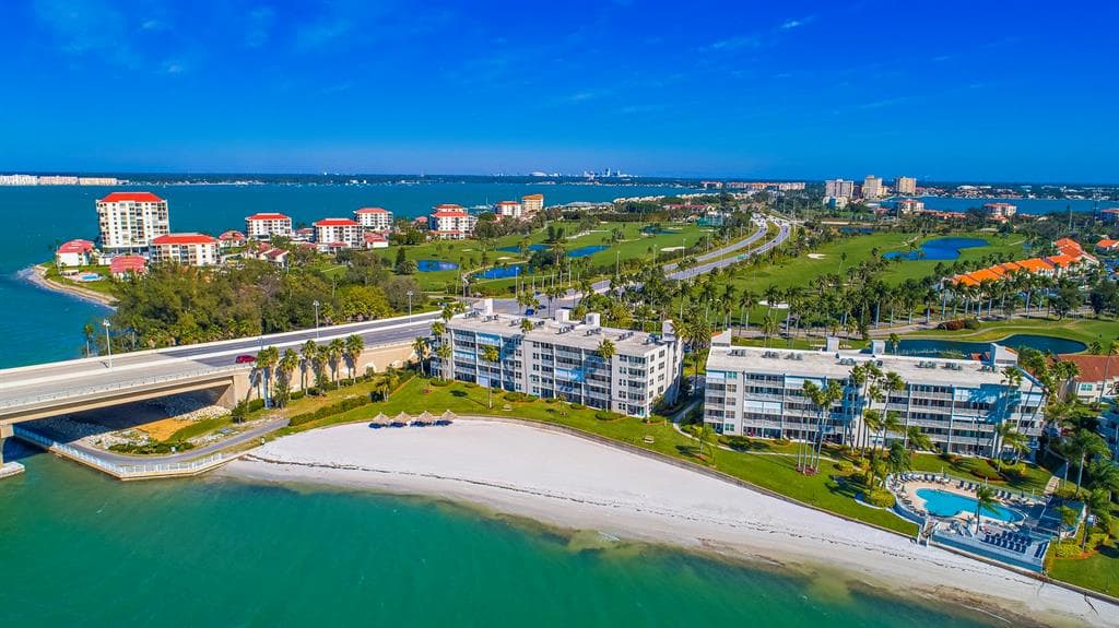 5701 BAHIA DEL MAR CIRCLE UNIT 107 ST PETERSBURG, FL 33715