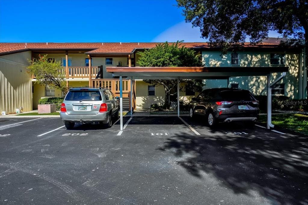 4937 MARINE PARKWAY UNIT 101 NEW PORT RICHEY, FL 34652