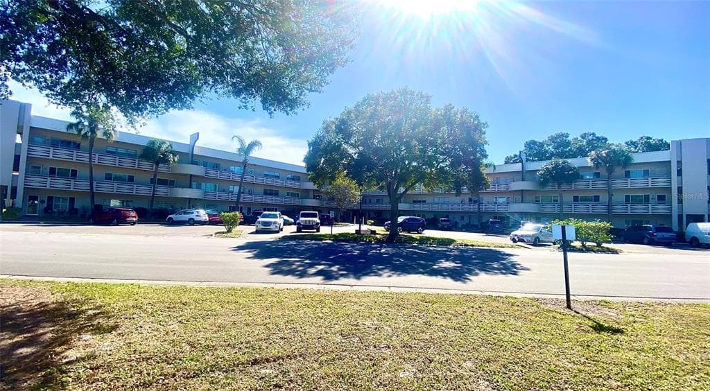2379 FINLANDIA LANE UNIT 49 CLEARWATER, FL 33763
