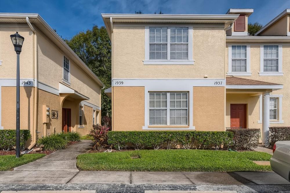 1939 FIESTA RIDGE COURT TAMPA, FL 33604
