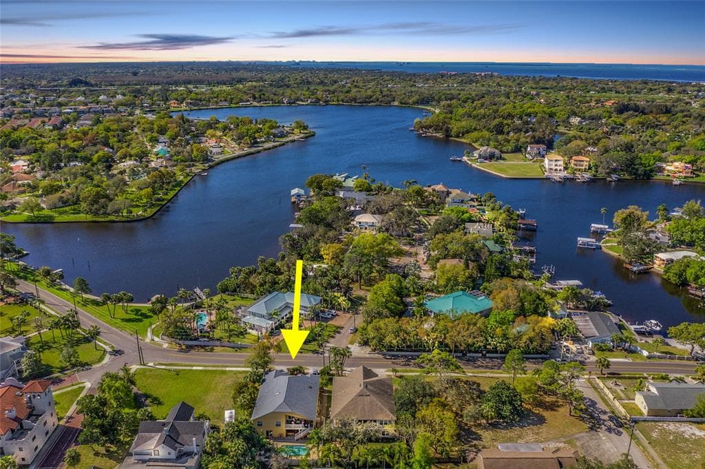 212 N SPRING BOULEVARD TARPON SPRINGS, FL 34689
