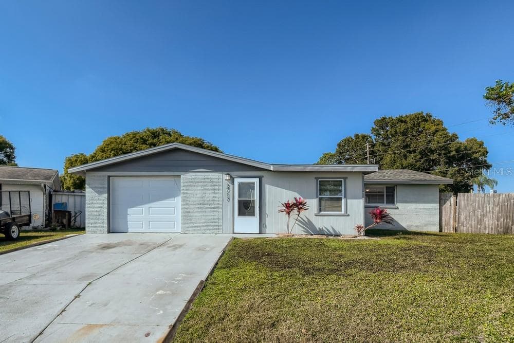 2717 GARDNER PLACE HOLIDAY, FL 34691