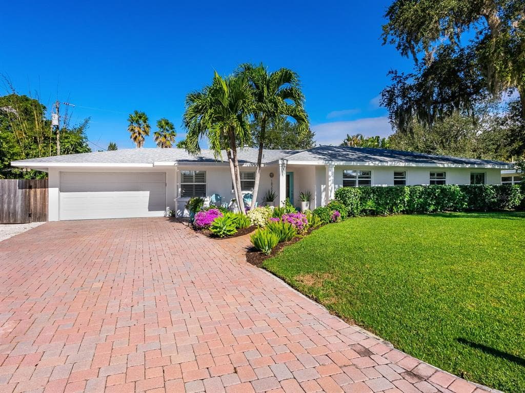 1825 COCKLESHELL DRIVE SARASOTA, FL 34231