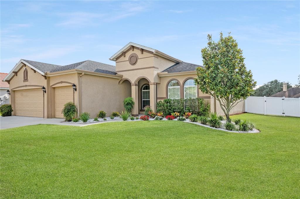 2220 VALTERRA VISTA WAY VALRICO, FL 33594