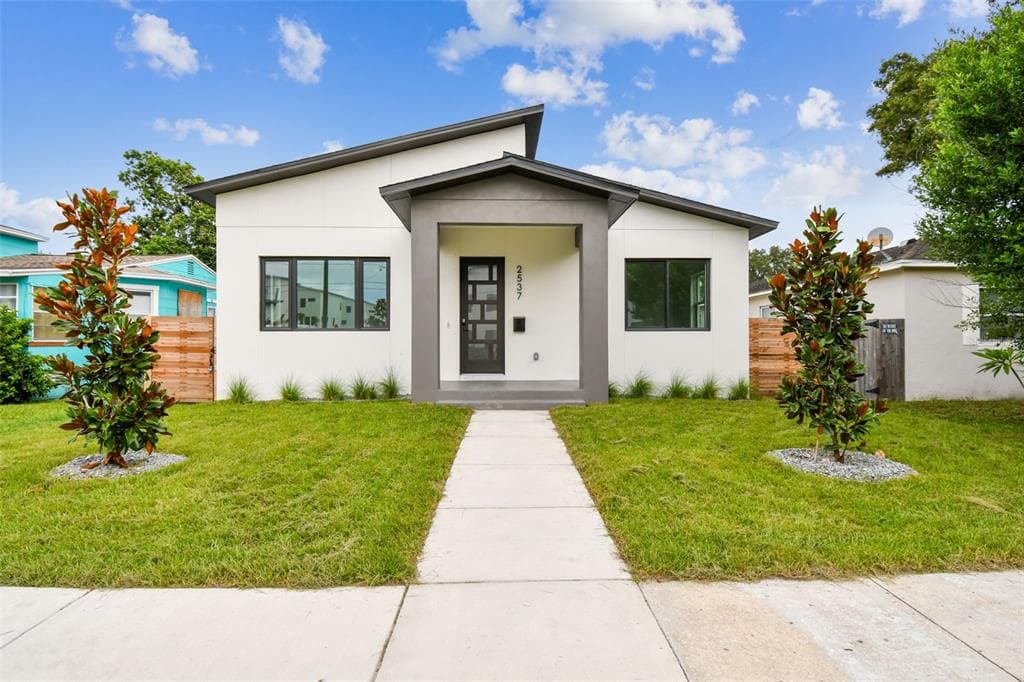 2537 13TH AVENUE N ST PETERSBURG, FL 33713