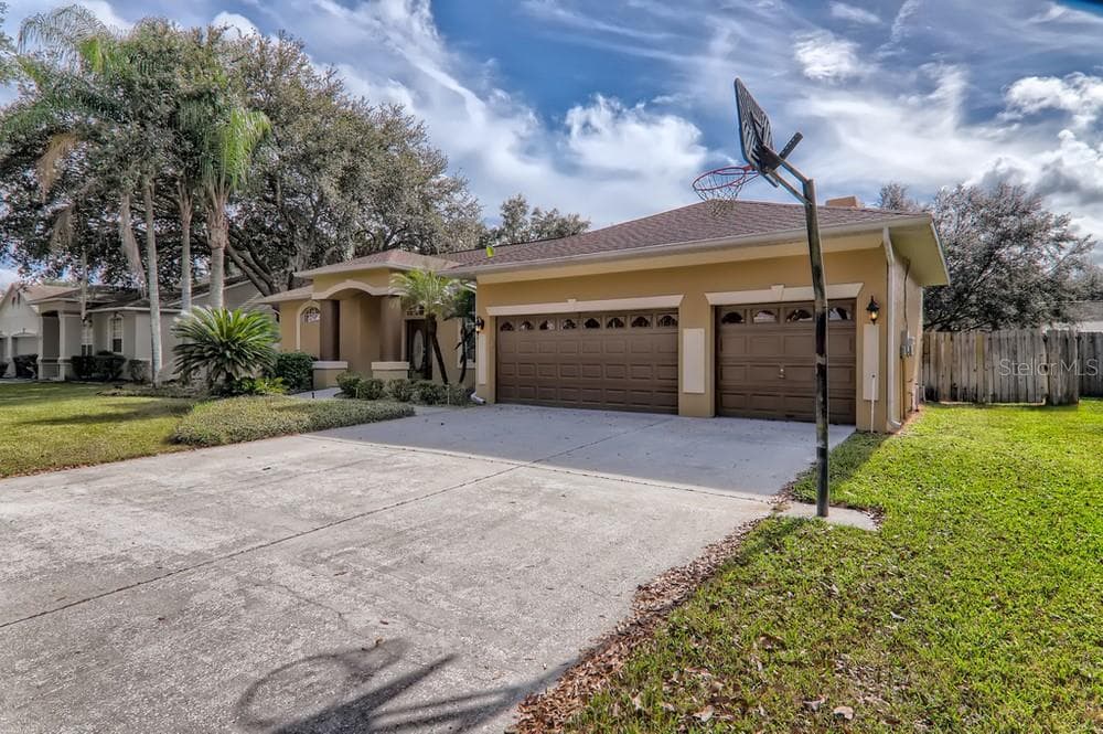 2801 BENT LEAF DRIVE VALRICO, FL 33594