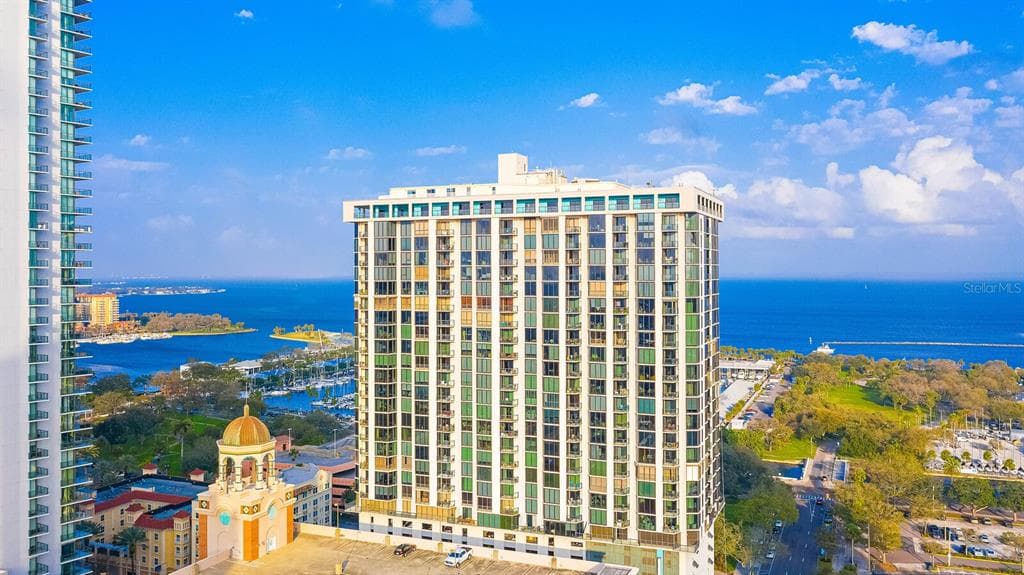 1 BEACH DRIVE SE UNIT 1104